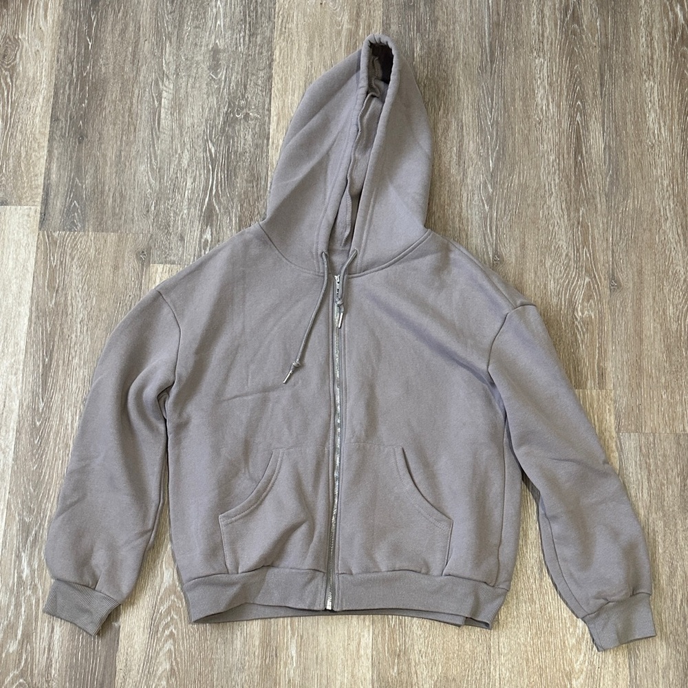 Casual Gray Hoodie with Zip